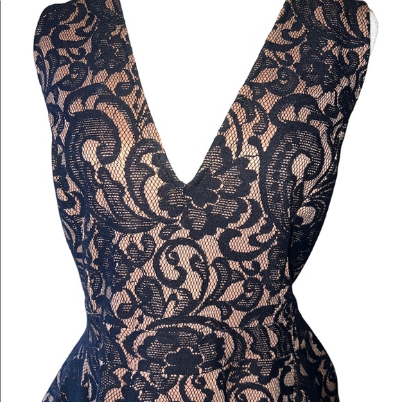 Symphony Plus Bridal/ Special Occasion Dress- Black Lace Trim, Flared Skirt- 1X - Picture 6 of 11